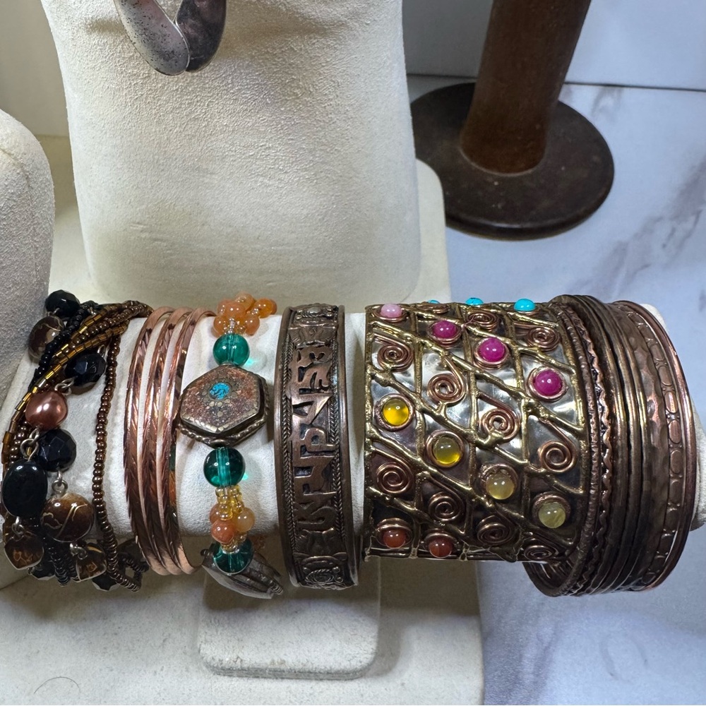 33 Piece COPPER JEWELRY BUNDLE Necklaces-Bracelets-Earrings-Rings Multi Tone - Picture 7 of 12
